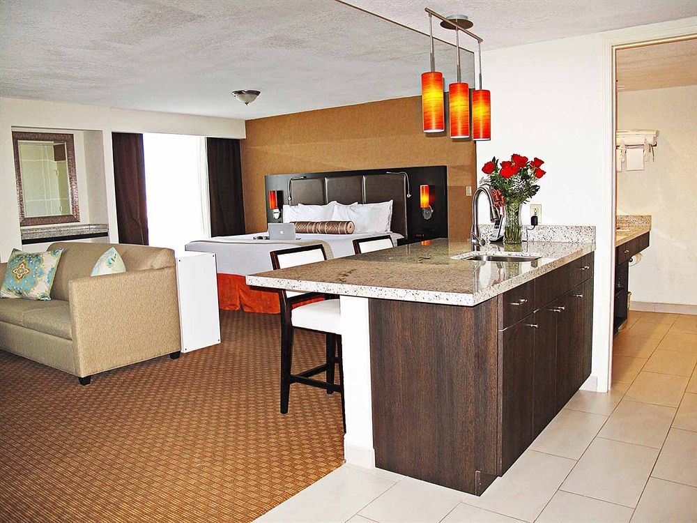 Holiday Inn Miami International Airport By Ihg Miami Springs Eksteriør bilde